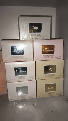 Creme lily