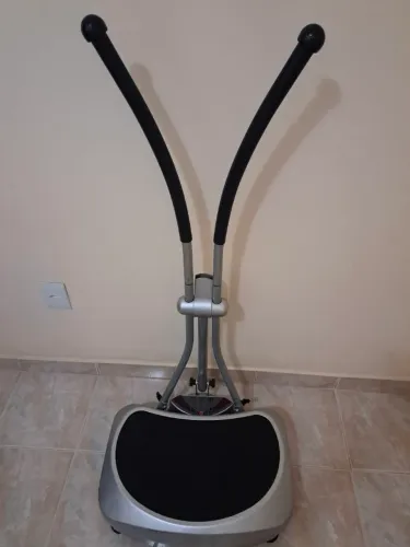 Plataforma vibratória Arktus ótima oportunidade 