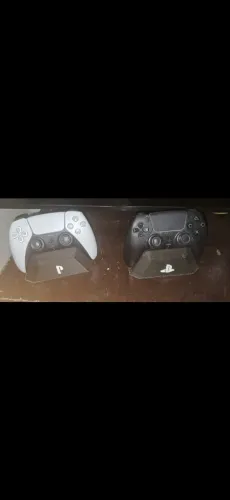 Vendo PS5 com controles e jogos