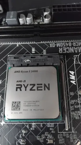 Kit Ryzen 5 3400G + Placa Mãe B450