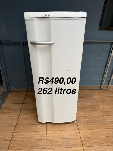 Geladeira pequena e econômica 262 litros