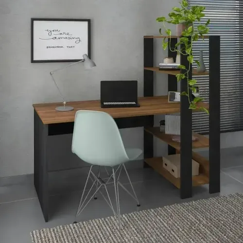 Mesa de escritorio com nicho