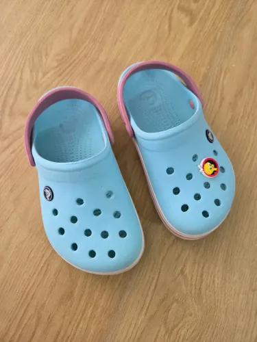 crocs infantil crocband azul j2 33
