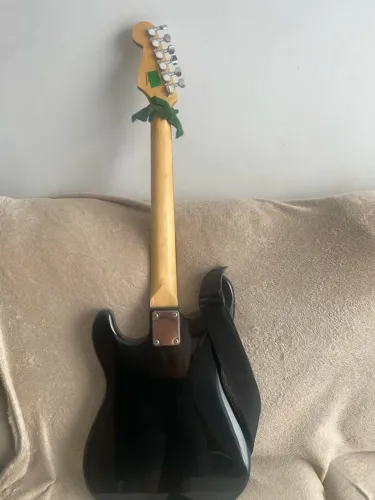Guitarra stratocaster squier fender