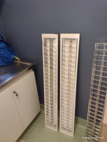 Calha luminária no preço já vem com as lâmpadas 