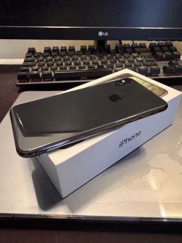 iPhone XS MAX - 64GB PRETO