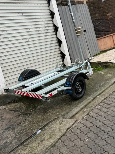 Carretinha para 3 motos