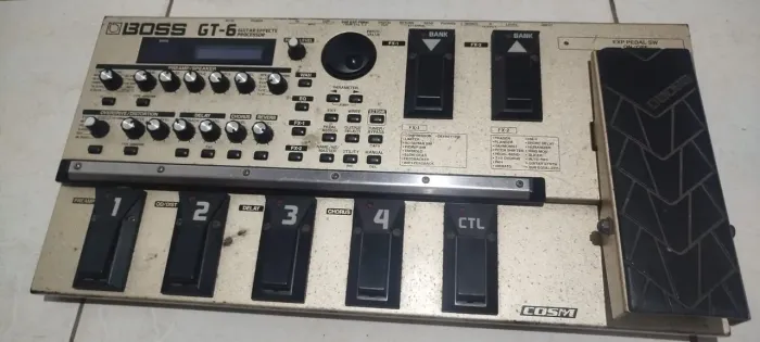Pedaleira BOSS GT-6 - Multiefeitos para Guitarra - Usada
