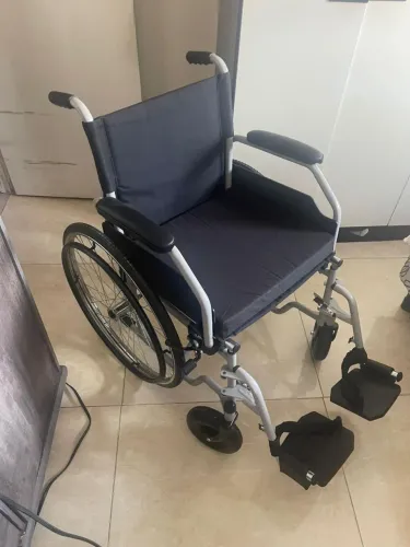 Excelente oportunidade de Cadeira de Rodas Nova