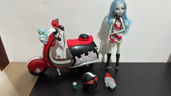 Monster High Ghoulia Yelps Scooter
