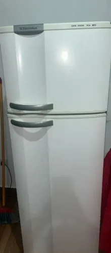 Geladeira e cama box