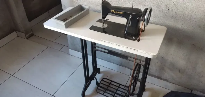 Máquina de costura Vigorelli