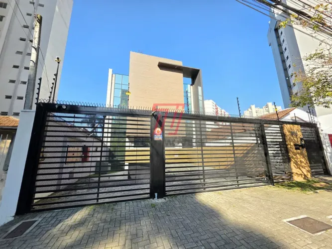 Sala/Conjunto Comercial para alugar com 383,96m² no bairro Portão, Ed. Le Galiza