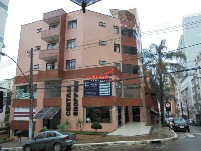 Sala com 33 m² Centro