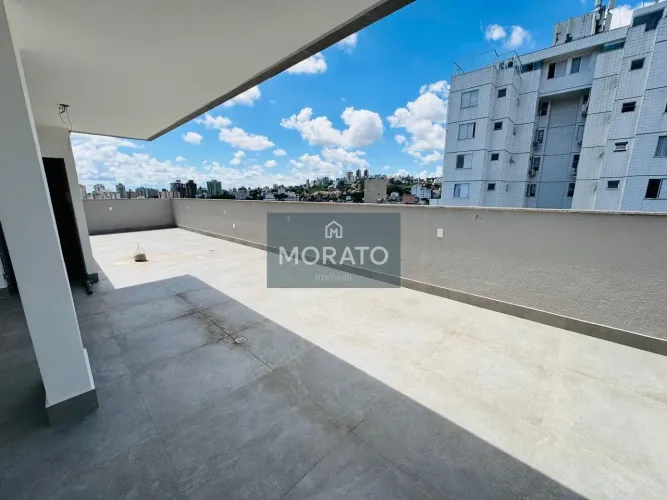 Cobertura à Venda de 4 quartos, 2 suítes e 3 vagas, no bairro Castelo