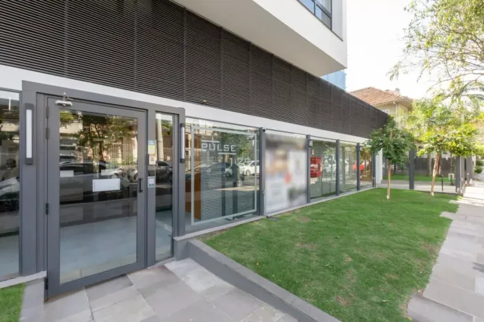 MOINHOS IMOBILIÁRIA vende Studio com garagem escriturada e depósito