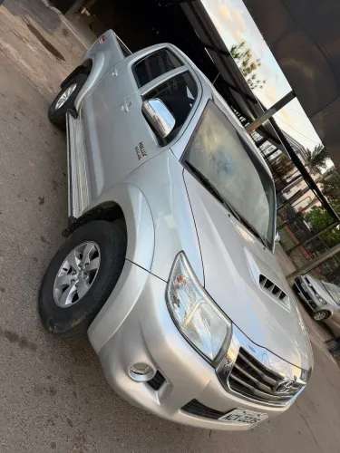 Toyota Hilux CD SRV D4-d 4X4 3.0 TDI Diesel AUT 2012