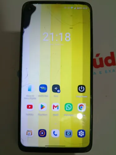 Celular moto G8 Power trincado