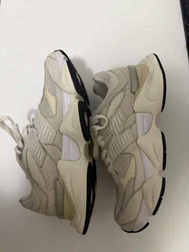 Tênis New Balance modelo 9060 tamanho BR 37 pouco usado