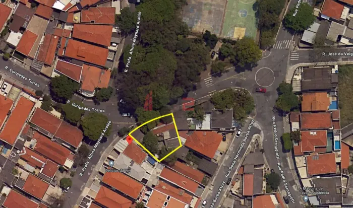 Terreno à venda no Parque São Domingos