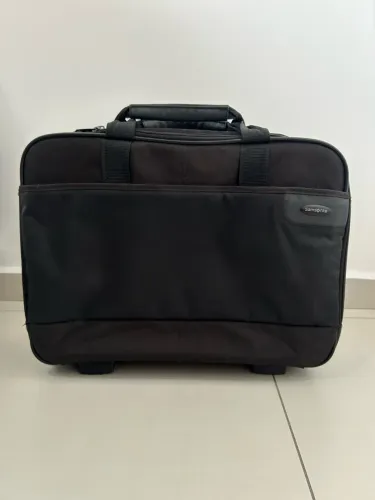 Pasta maleta executiva samsonite com rodinhas e puxador