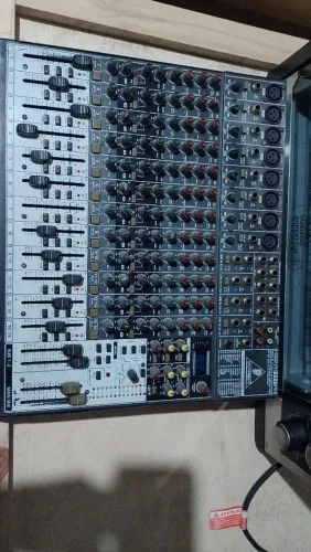Mesa de som