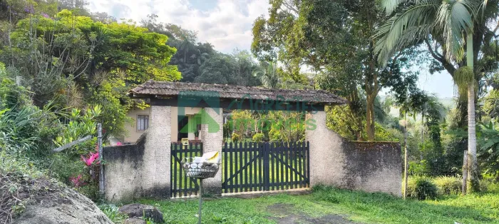Chácara à venda, Rio Sagrado de Cima, com 12.260m² em MORRETESPR