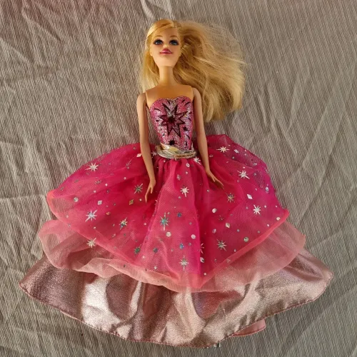 Barbie Moda e Magia Ano 2010 Antiga
