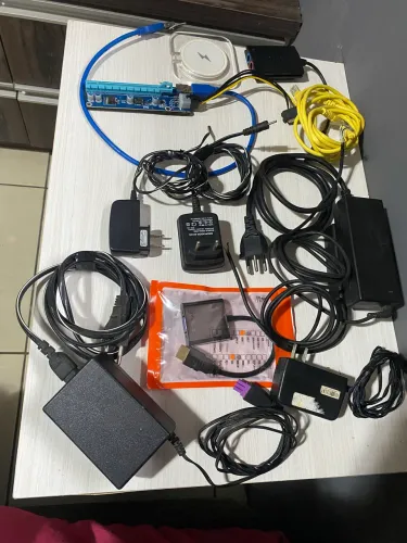 Lote de eletrônicos fontes/cabos