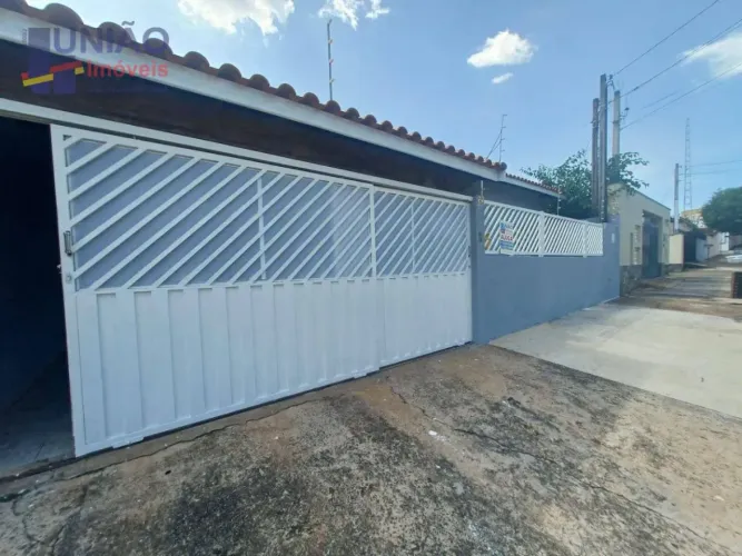 Casa com 3 dormitórios para alugar, 105 m² por R$ 3.138,91/mês - Vila Maria Helena - Indai