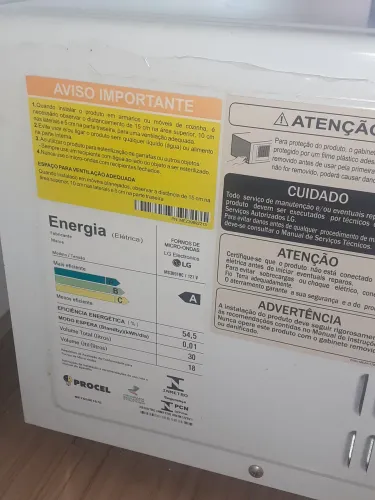 vendo um micro ondas novo pouco tempo de uso modelo novo litros 30