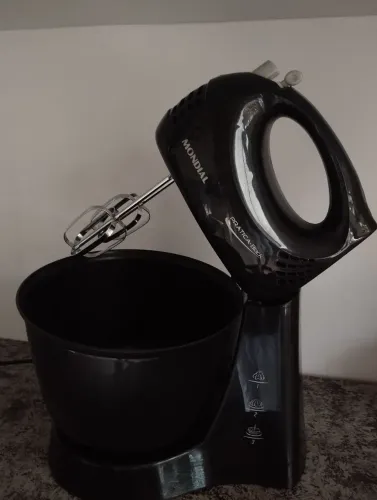 Batedeira Mondial Prática Black