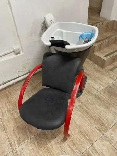 Lavatório com ducha quente