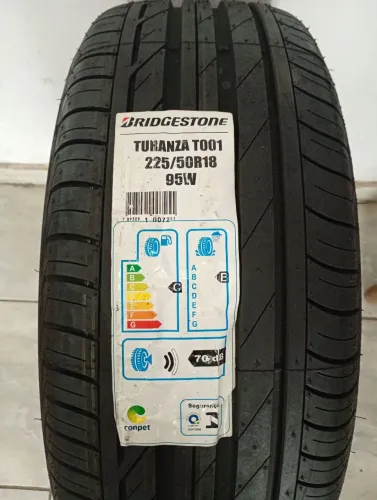 PNEU BRIDGESTONE 225/50R28