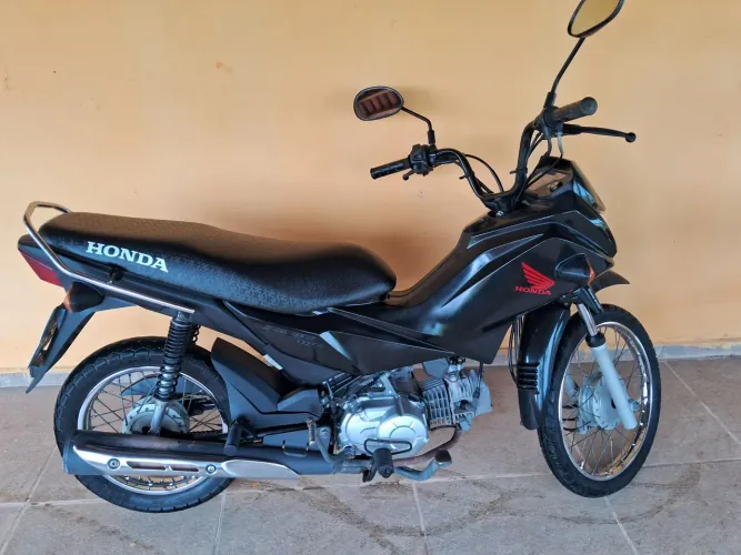 Pop 110 bem conservada
