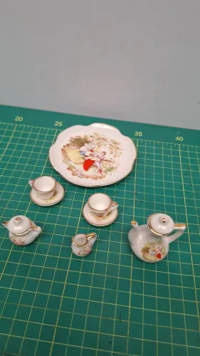 Conjunto de porcelana miniatura