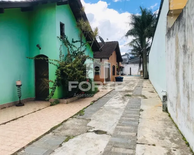 EXCELENTE CASA À VENDA NA VILA SUISSA em MOGI DAS CRUZES