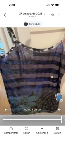 Camiseta de alça com sobreposição em renda