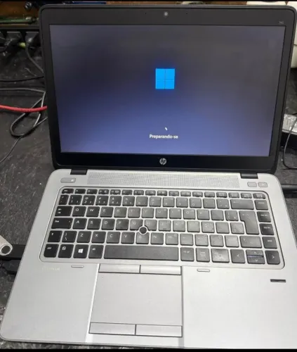 Notebook HP 240 de SSD.
