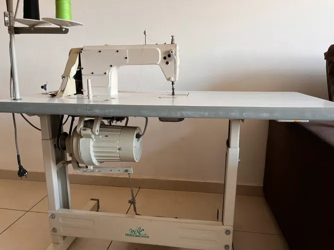 Máquina de costura ( Reta industrial)