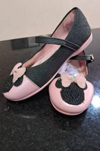 sapatilha da minnie rosa com preto e brilho da pampili, tamanho 25