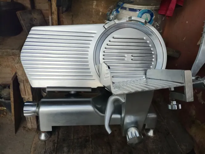 Fatiadora de frios semi automática toledo