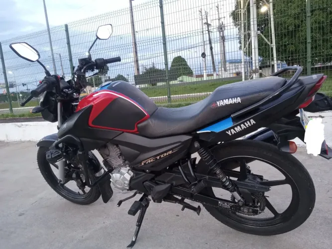 Moto Yamaha factor 125iED