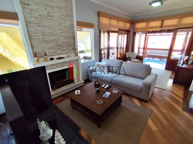 Casa de Condomínio à venda com 384m² em Cotia