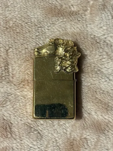 Isqueiro vintage esculpido em latão maciço 3D cavalo Zippo