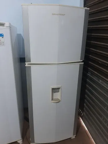Geladeira frost free 438L grande!