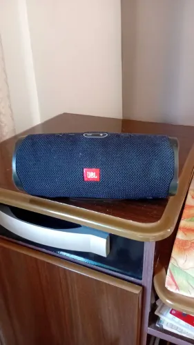 Caixa de som JBL Charge 4 a prova D`agua