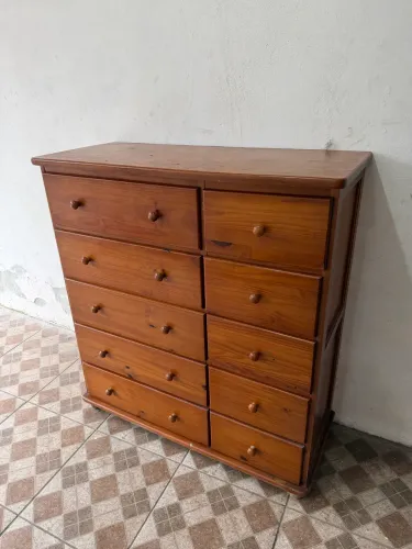 CÔMODA DE MADEIRA