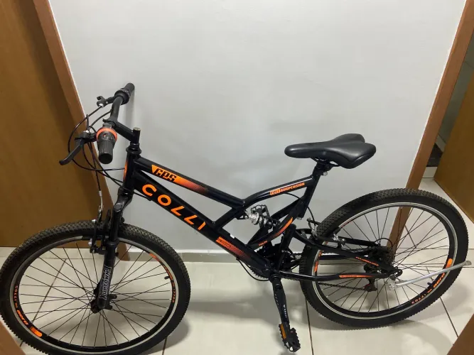 Bicicleta semi-nova