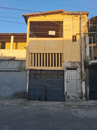 Casa pra alugar.
